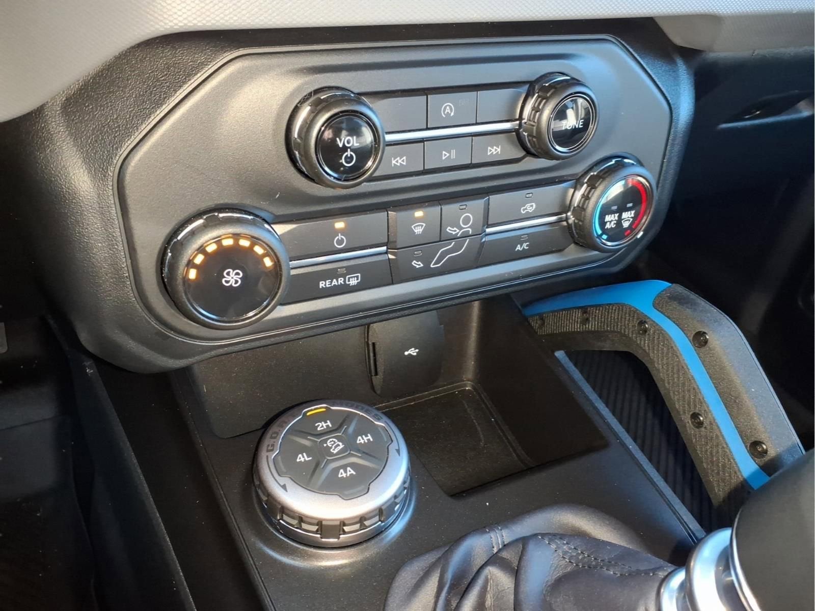 2023 Ford Bronco Base