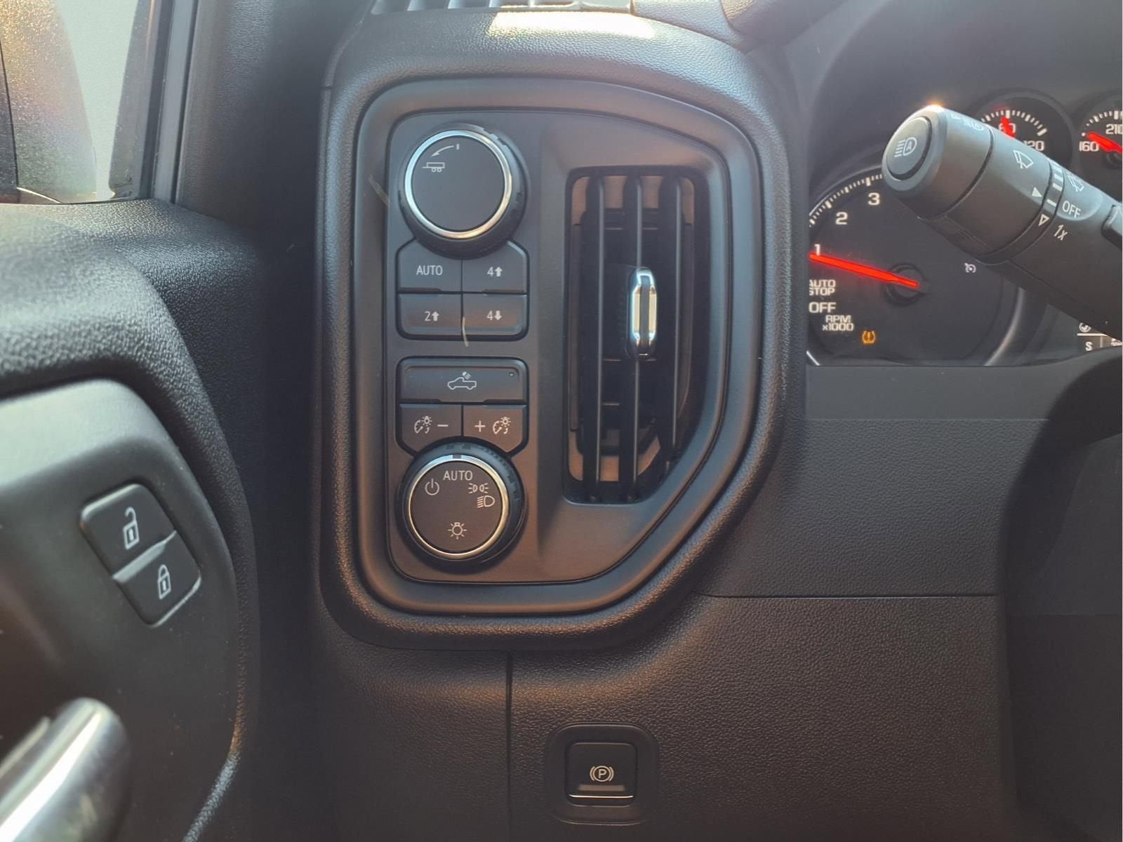 2024 Chevrolet Silverado 1500 Custom Trail Boss