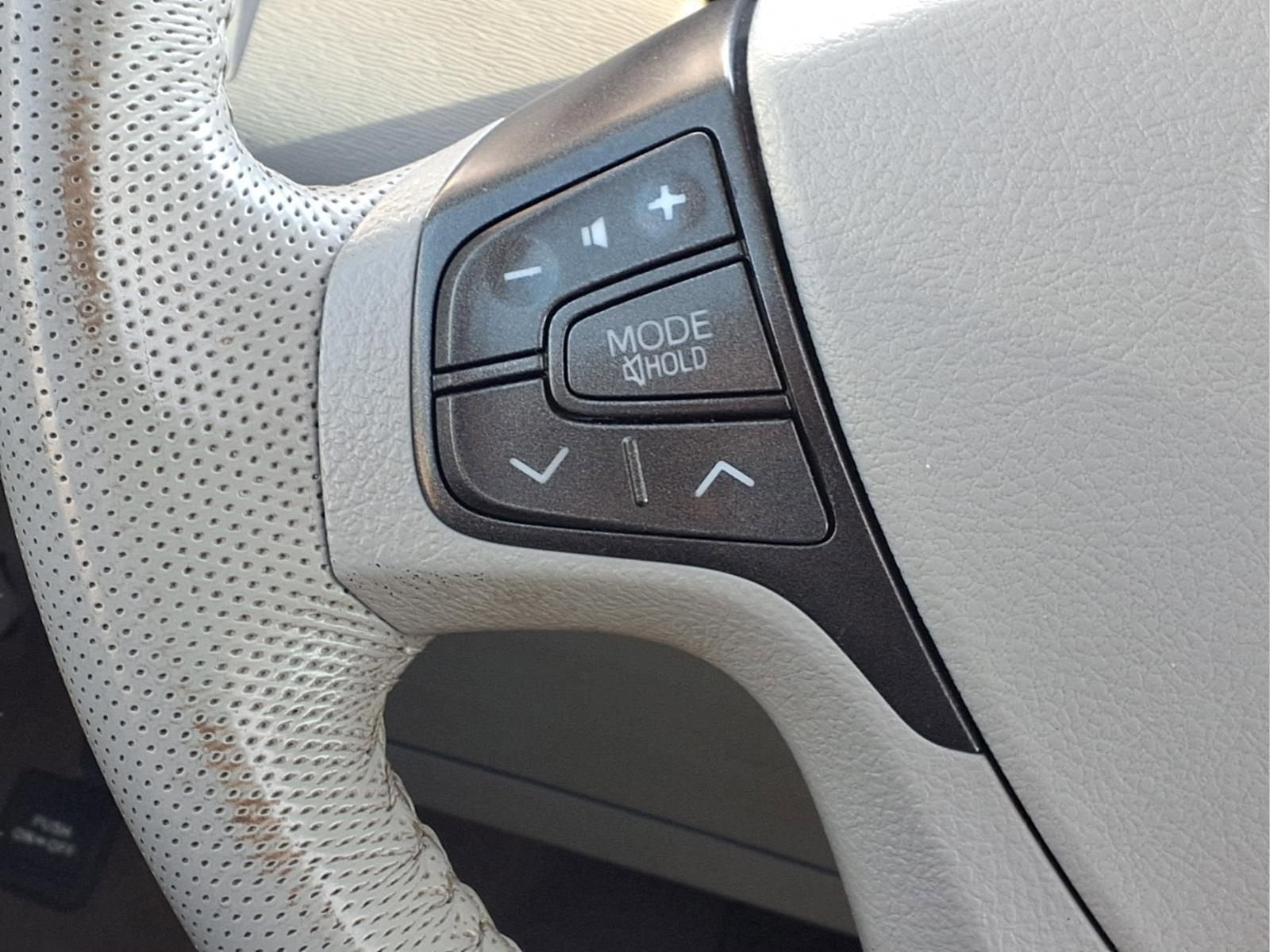 2011 Toyota Sienna XLE AAS