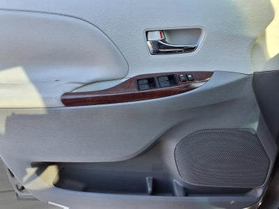 2011 Toyota Sienna XLE AAS