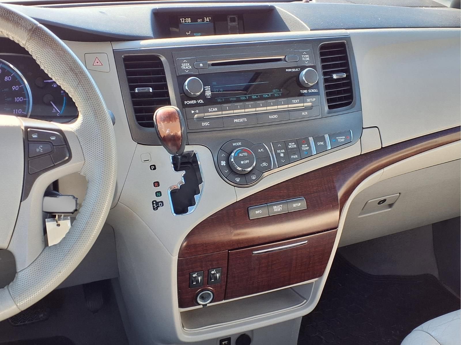 2011 Toyota Sienna XLE AAS