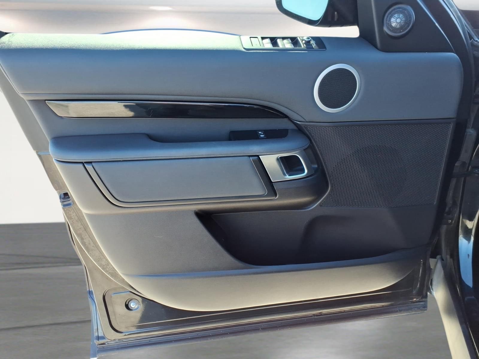 2018 Land Rover Discovery SE